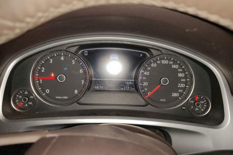 Used Volkswagen Touareg 2014 3.0 TSI New Edition Instrument Cluster