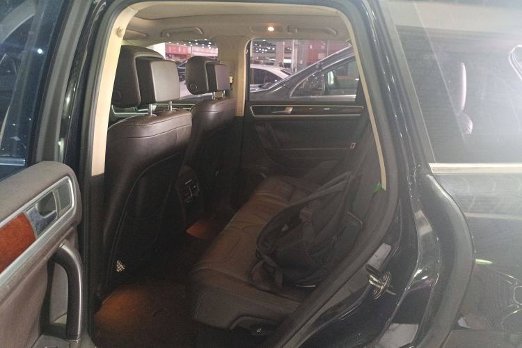 Used Volkswagen Touareg 2014 3.0 TSI New Edition Interior 4