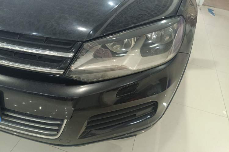 Used Volkswagen Touareg 2014 3.0 TSI New Edition Left Front Headlight