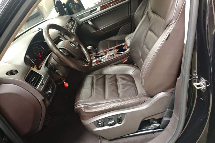 Used Volkswagen Touareg 2014 3.0 TSI New Edition Left Front Seat