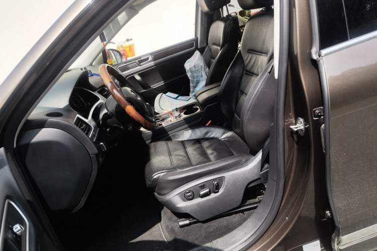 Used Volkswagen Touareg 2014 3.0 TSI New Edition Left Front Seat