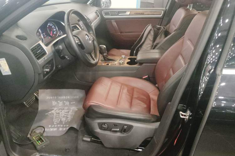 Used Volkswagen Touareg 2014 4.2L Standard Edition Left Front Seat