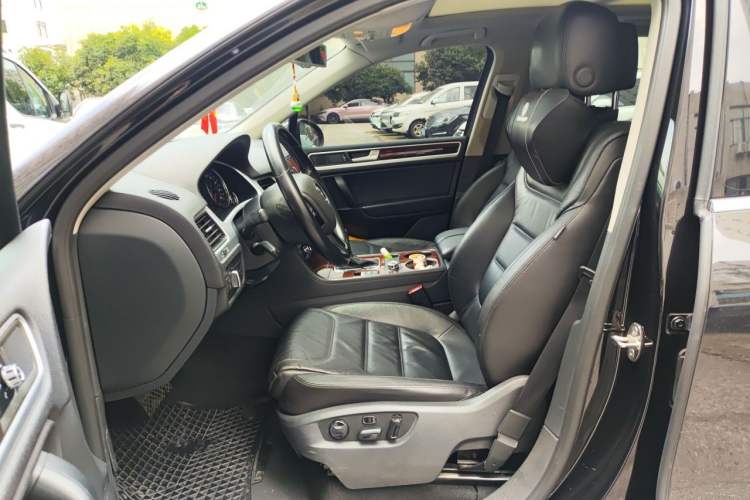 Used Volkswagen Touareg 2014 3.0 TSI New Edition Left Front Seat