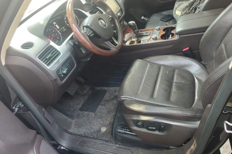Used Volkswagen Touareg 2014 3.0 TSI New Edition Left Front Seat
