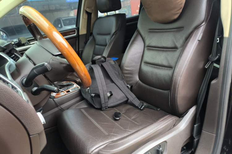 Used Volkswagen Touareg 2014 3.0 TSI New Edition Left Front Seat