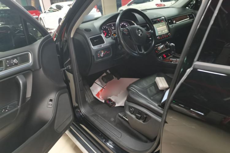 Used Volkswagen Touareg 2014 3.0 TSI New Edition Left Front Seat