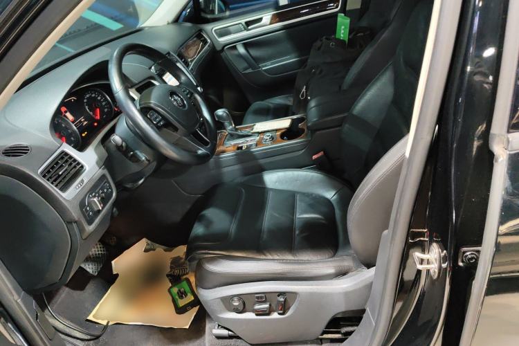 Used Volkswagen Touareg 2014 3.0 TSI New Edition Left Front Seat