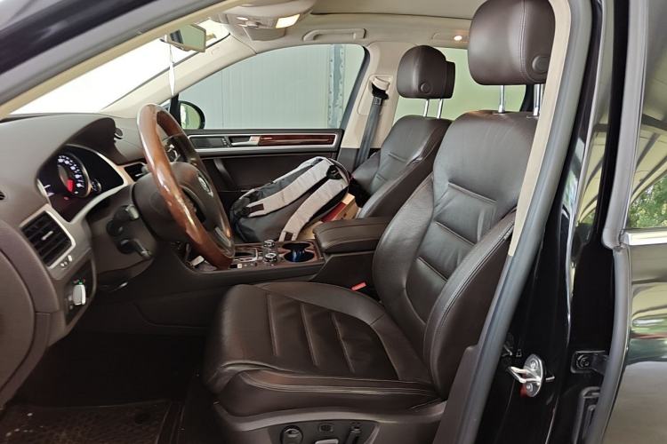 Used Volkswagen Touareg 2014 3.0 TSI New Edition Left Front Seat