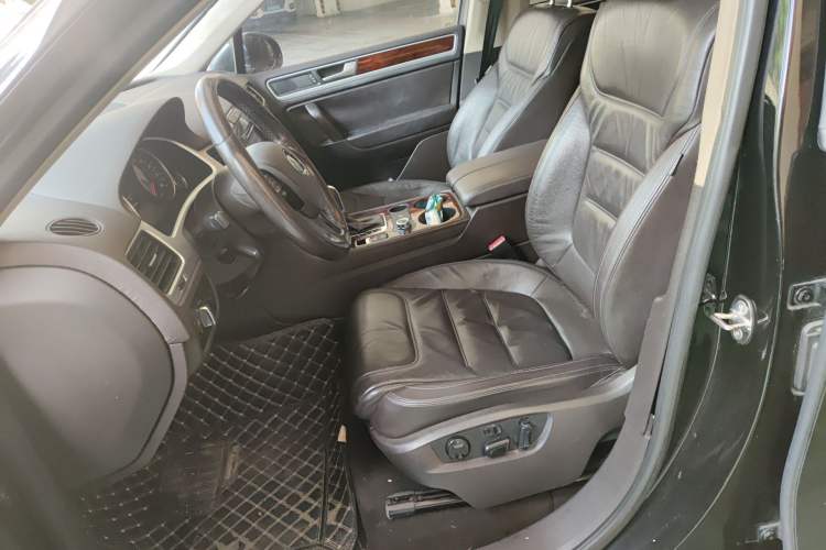 Used Volkswagen Touareg 2014 3.0 TSI New Edition Left Front Seat