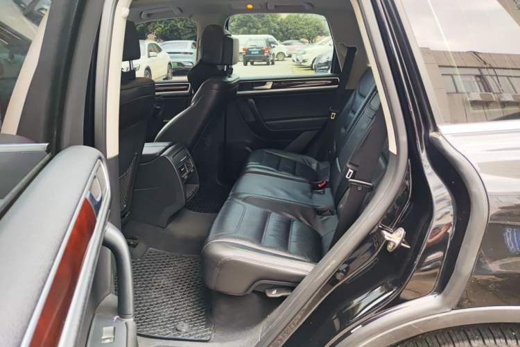 Used Volkswagen Touareg 2014 3.0 TSI New Edition Left Rear Seat