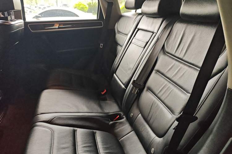 Used Volkswagen Touareg 2014 3.0 TSI New Edition Left Rear Seat