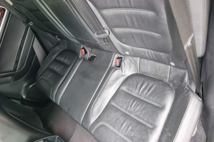 Used Volkswagen Touareg 2014 3.0 TSI New Edition Left Rear Seat