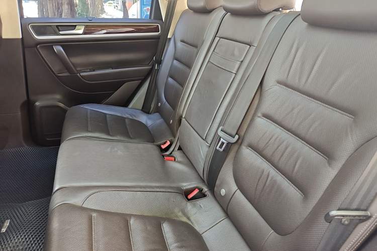Used Volkswagen Touareg 2014 3.0 TSI New Edition Left Rear Seat