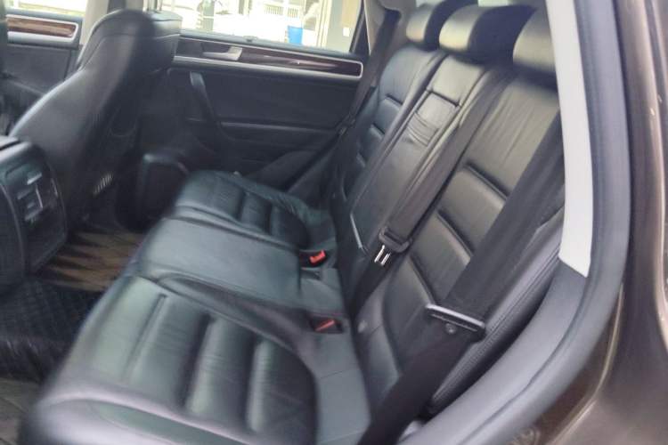 Used Volkswagen Touareg 2014 3.0 TSI New Edition Left Rear Seat