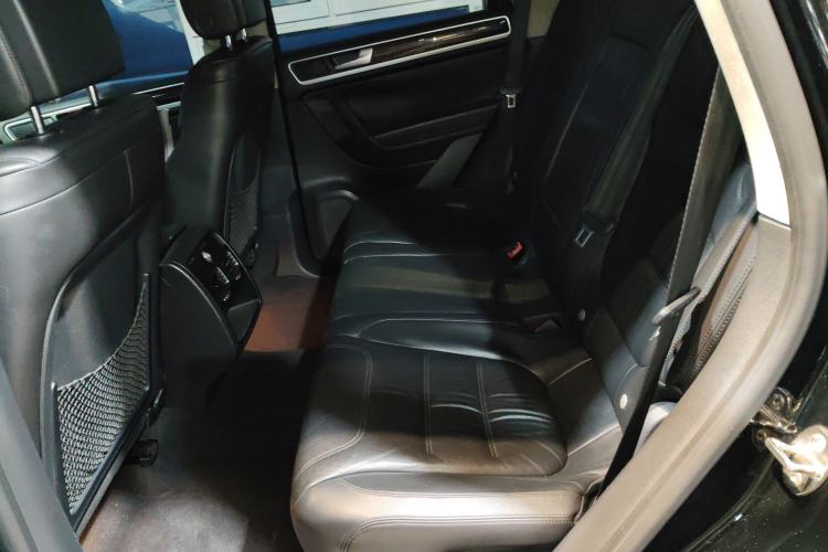 Used Volkswagen Touareg 2014 3.0 TSI New Edition Left Rear Seat