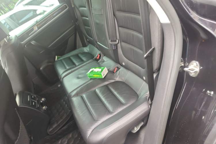 Used Volkswagen Touareg 2014 3.0 TSI Black Explorer Left Rear Seat
