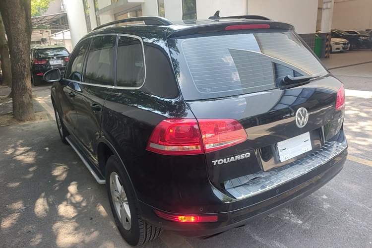 Used Volkswagen Touareg 2014 3.0 TSI New Edition Rear Left 45 Deg