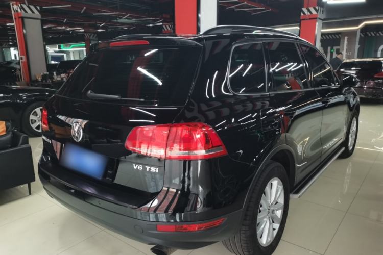 Used Volkswagen Touareg 2014 3.0 TSI New Edition Rear Right 45 Deg