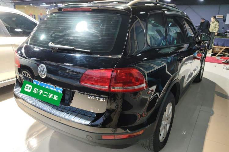 Used Volkswagen Touareg 2014 3.0 TSI New Edition Rear Right 45 Deg