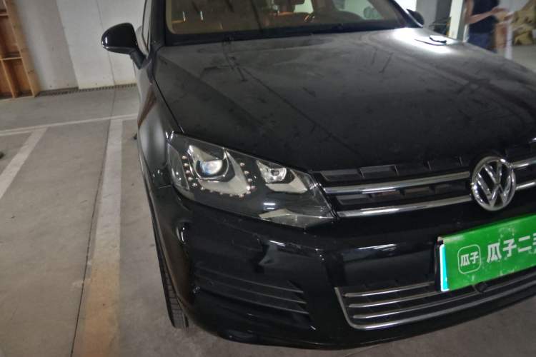 Used Volkswagen Touareg 2014 3.0 TSI New Edition Right Front Headlight