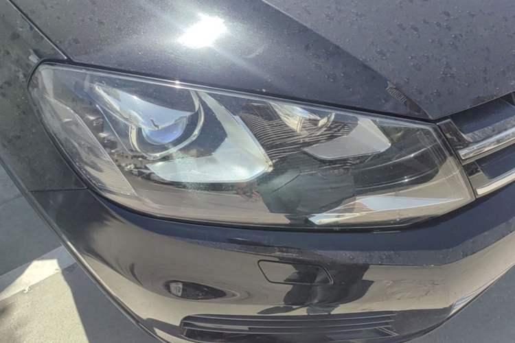 Used Volkswagen Touareg  Right Front Headlight