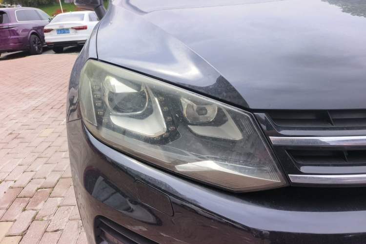 Used Volkswagen Touareg 2014 3.0 TSI New Edition Right Front Headlight