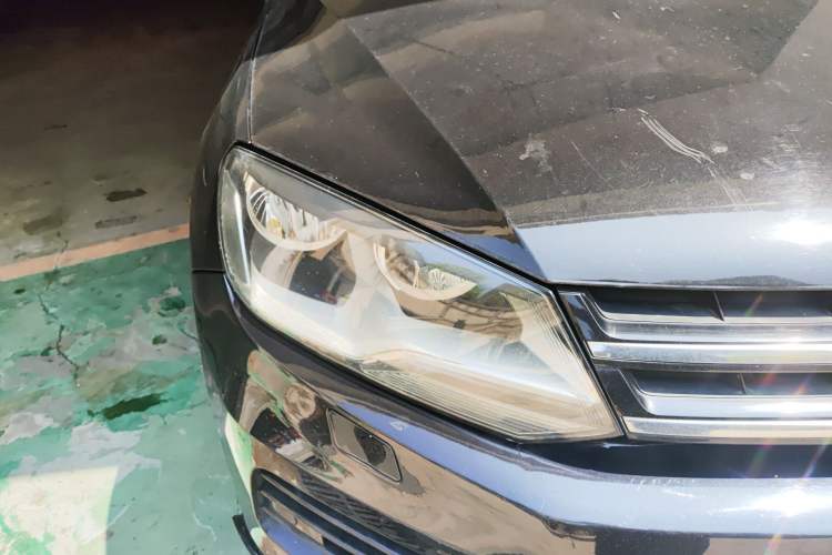 Used Volkswagen Touareg 2014 3.0 TSI New Edition Right Front Headlight