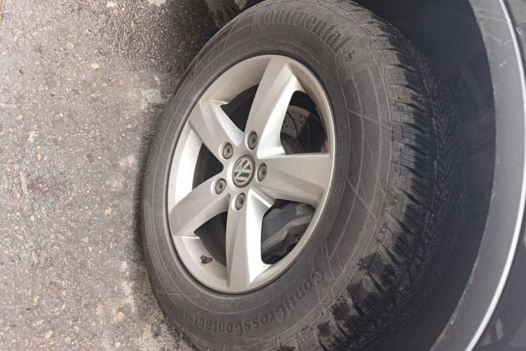 Used Volkswagen Touareg 2014 3.0 TSI New Edition Right Front Wheel Hub
