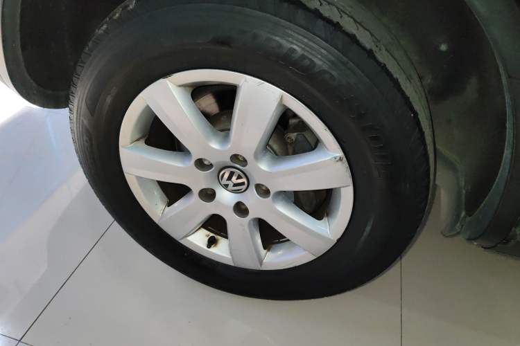 Used Volkswagen Touareg 2014 3.0 TSI New Edition Right Rear Wheel Hub