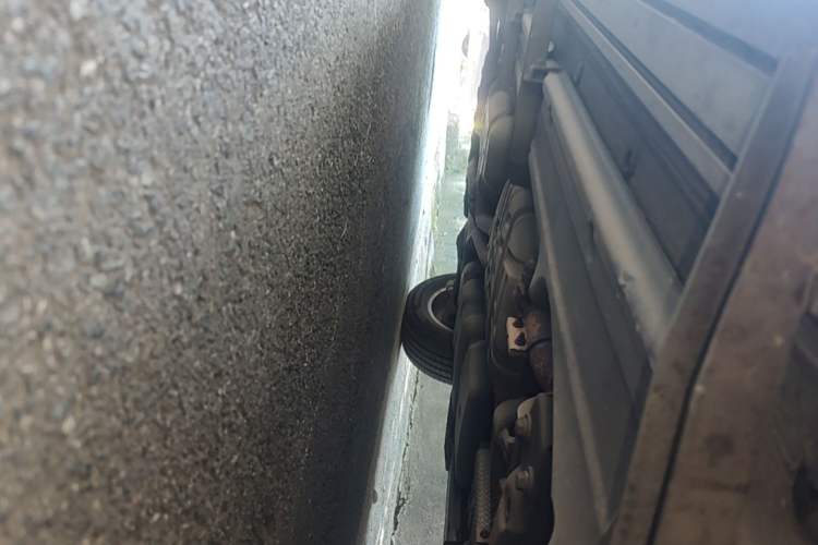 Used Volkswagen Touareg 2014 3.0 TSI New Edition Right Side Sill