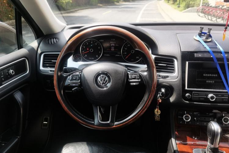 Used Volkswagen Touareg 2014 3.0 TSI New Edition Steering Wheel
