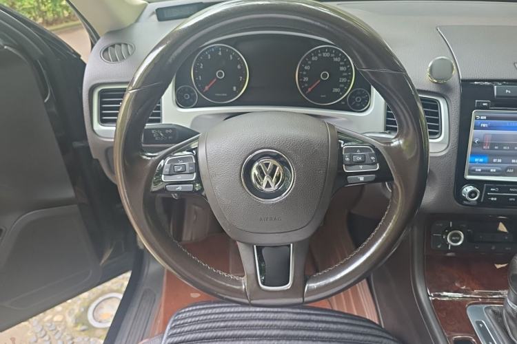 Used Volkswagen Touareg 2014 3.0 TSI New Edition Steering Wheel