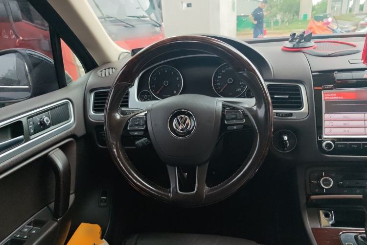 Used Volkswagen Touareg 2014 3.0 TSI New Edition Steering Wheel