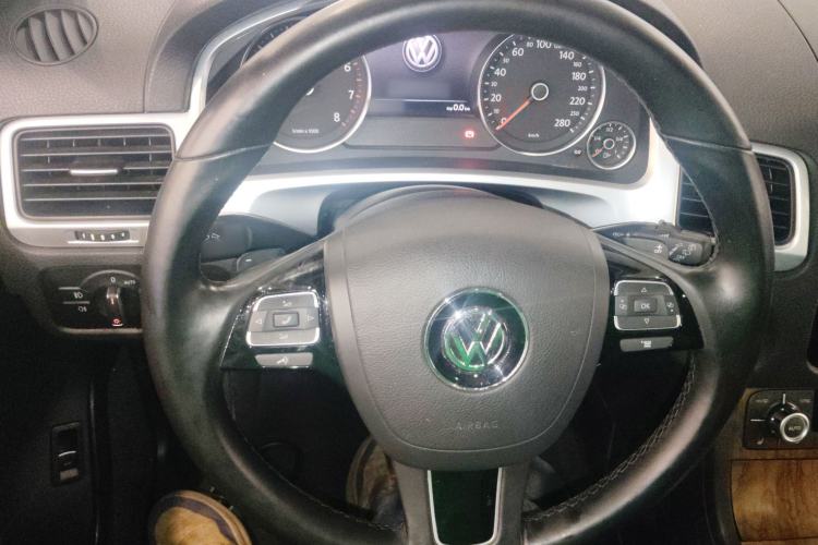 Used Volkswagen Touareg 2014 4.2L Standard Edition Steering Wheel
