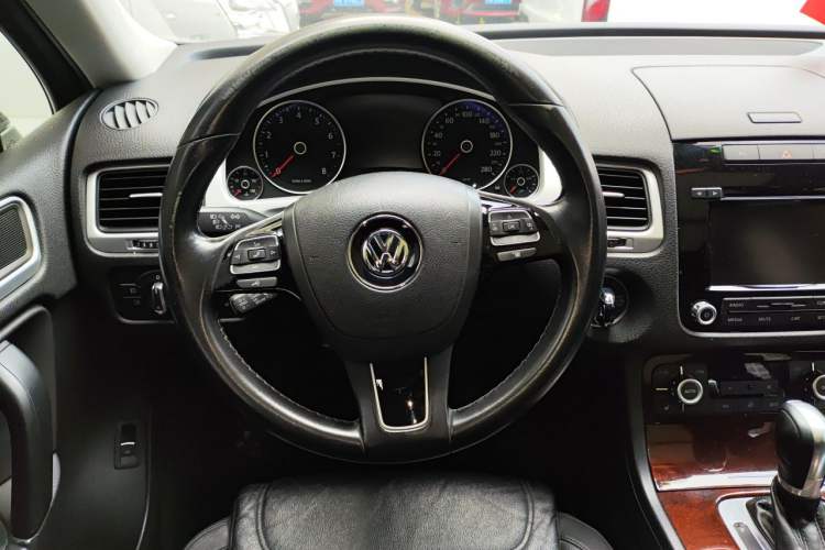 Used Volkswagen Touareg 2014 3.0 TSI New Edition Steering Wheel