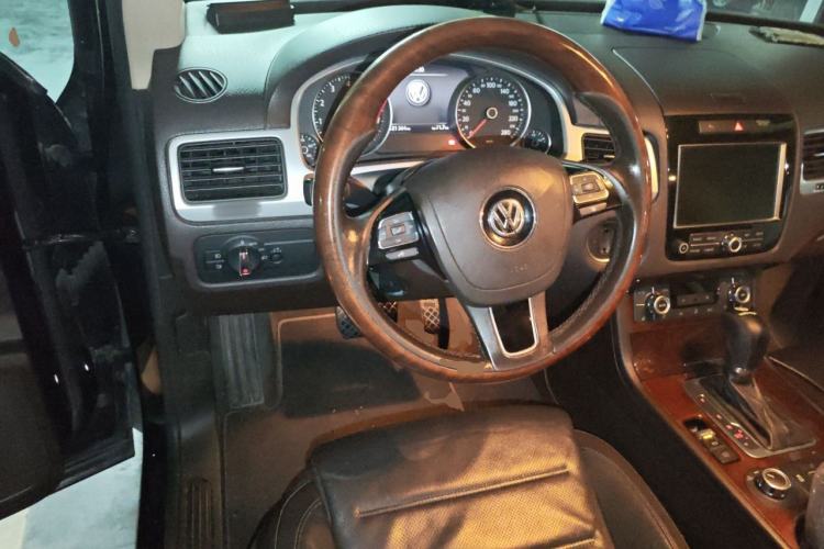 Used Volkswagen Touareg 2014 3.0 TSI New Edition Steering Wheel