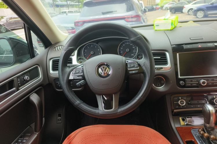 Used Volkswagen Touareg 2014 3.0 TSI New Edition Steering Wheel