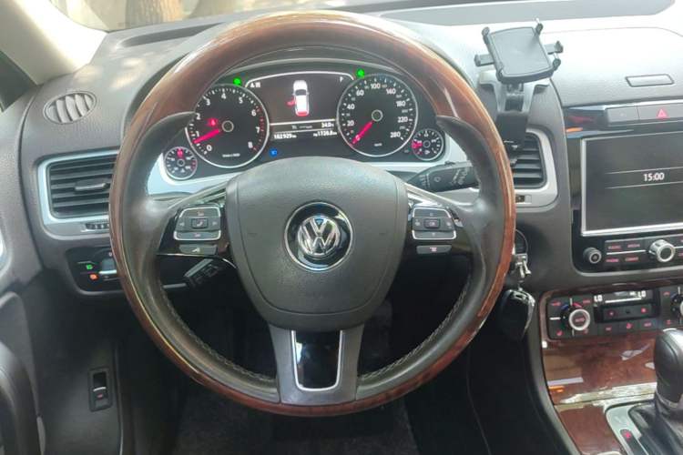 Used Volkswagen Touareg 2014 3.0 TSI New Edition Steering Wheel
