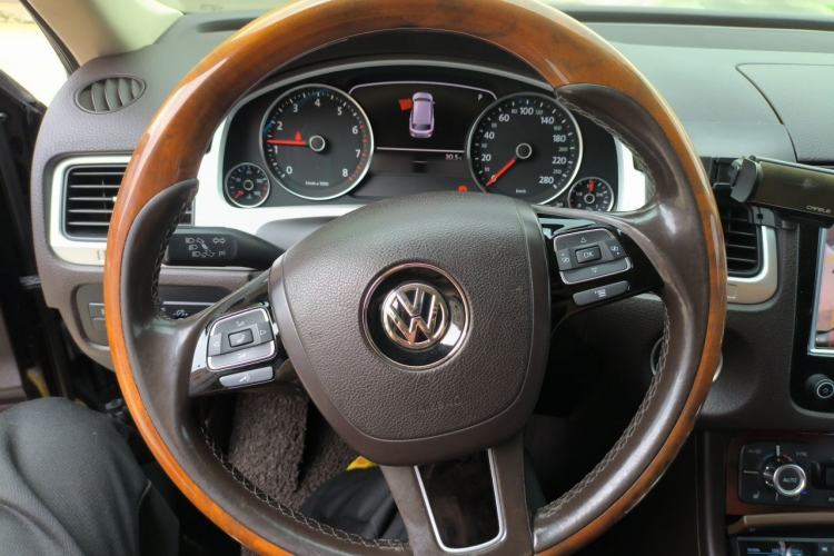 Used Volkswagen Touareg 2014 3.0 TSI New Edition Steering Wheel