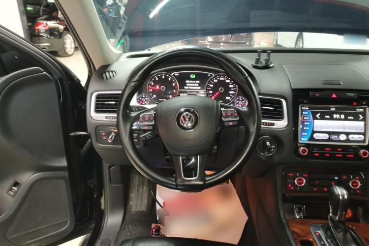 Used Volkswagen Touareg 2014 3.0 TSI New Edition Steering Wheel