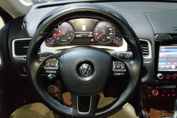 Used Volkswagen Touareg 2014 3.0 TSI New Edition Steering Wheel