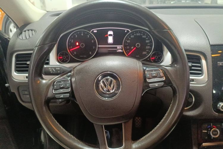 Used Volkswagen Touareg 2014 3.0 TSI New Edition Steering Wheel