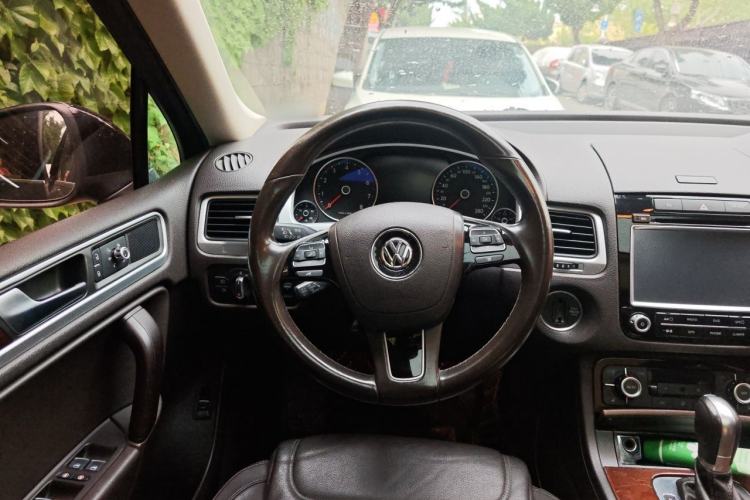 Used Volkswagen Touareg 2014 3.0 TSI New Edition Steering Wheel