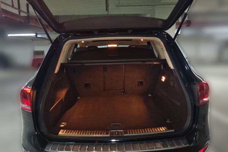 Used Volkswagen Touareg 2014 3.0 TSI New Edition Trunk