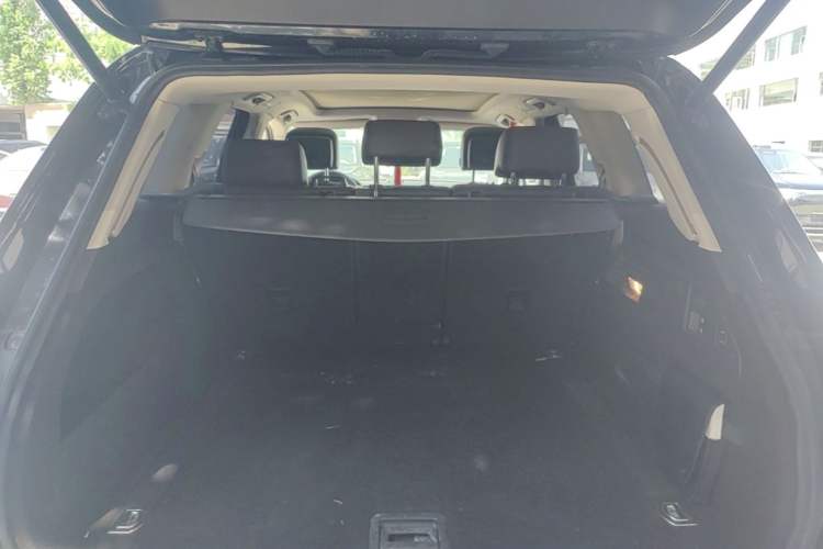 Used Volkswagen Touareg  Trunk