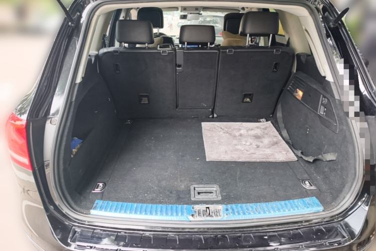 Used Volkswagen Touareg 2014 3.0 TSI New Edition Trunk