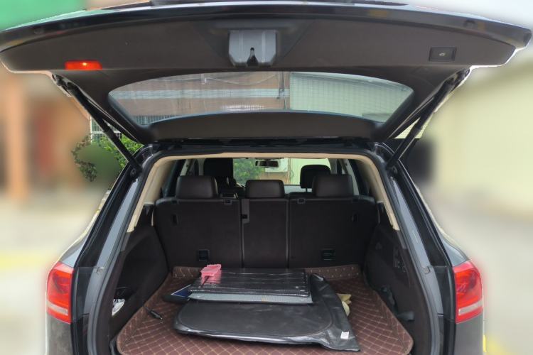Used Volkswagen Touareg 2014 3.0 TSI New Edition Trunk