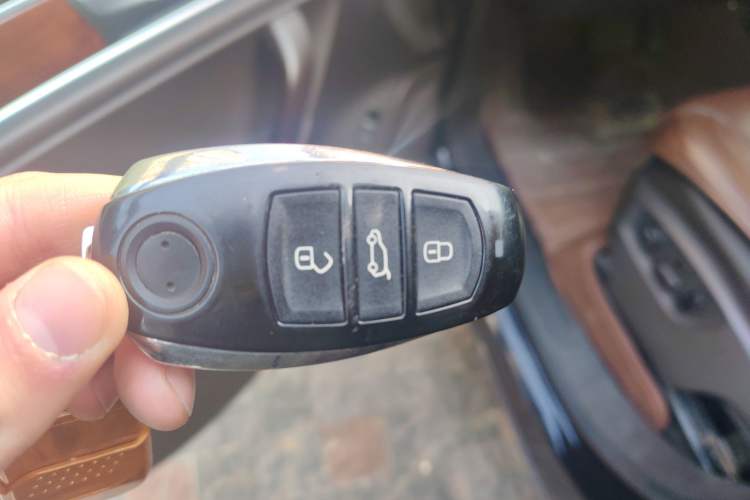 Used Volkswagen Touareg 2014 3.0 TSI New Edition Vehicle Key