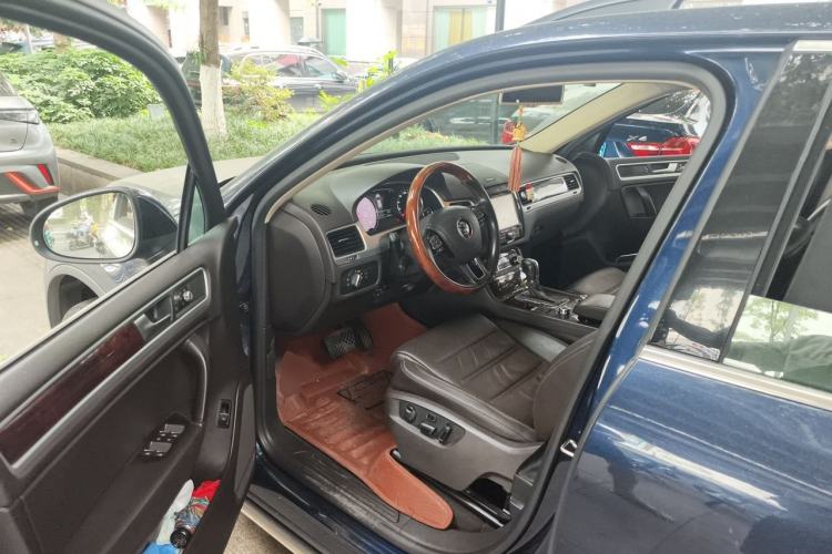 Used Volkswagen Touareg 2014 3.0 TSI New Edition Driver Seat