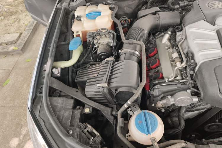 Used Volkswagen Touareg 2014 3.0 TSI New Edition Engine Bay Right